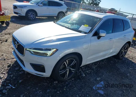 2018 Volvo Xc60 Hybrid T8 R-Design z USA, uszkodzony, nr VIN YV4BR0DM4J1003424